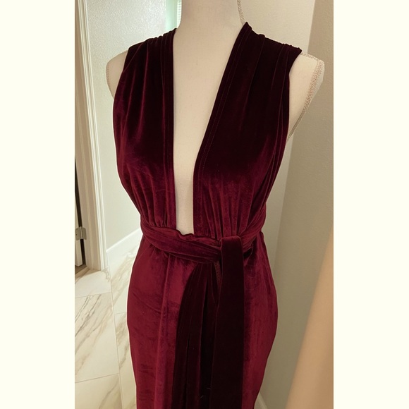 ✨2xHP✨ Sultry red velvet convertible dress - Picture 6 of 6